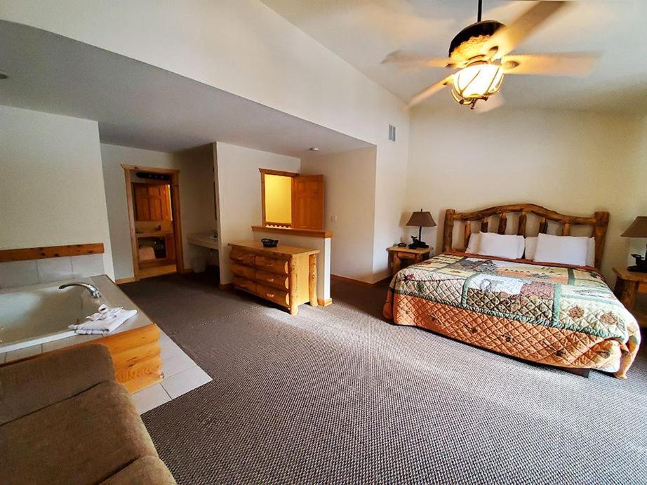 Grand Bear Resort At Starved Rock Utica Eksteriør bilde