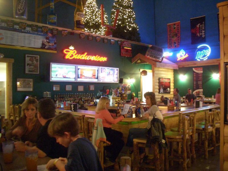 Grand Bear Resort At Starved Rock Utica Restaurant bilde